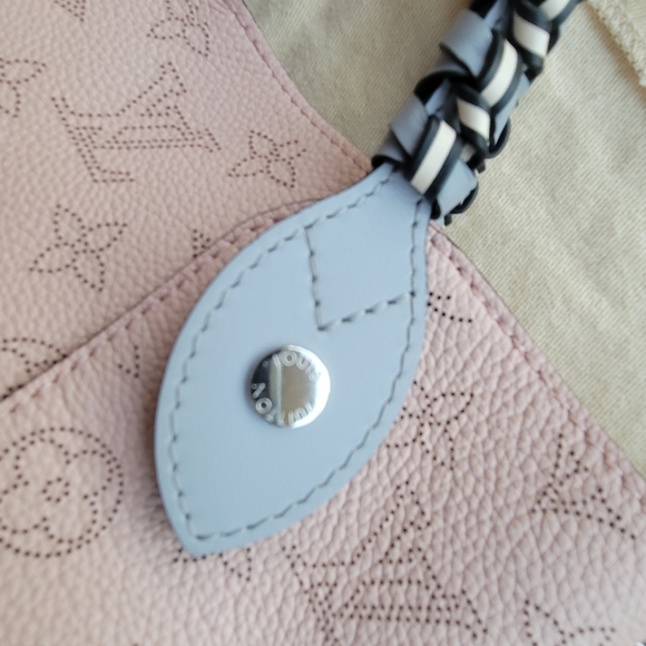Sold Louis vuitton Monogram PM Pink Mahina Hina Crossbody - Picture 14 of 16